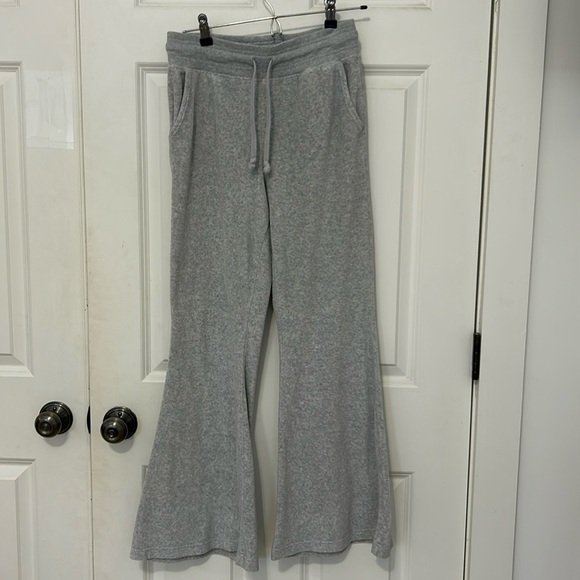 Aerie Kick It Flare Velour High Waisted Pant Grey size medium - Picture 1 of 5